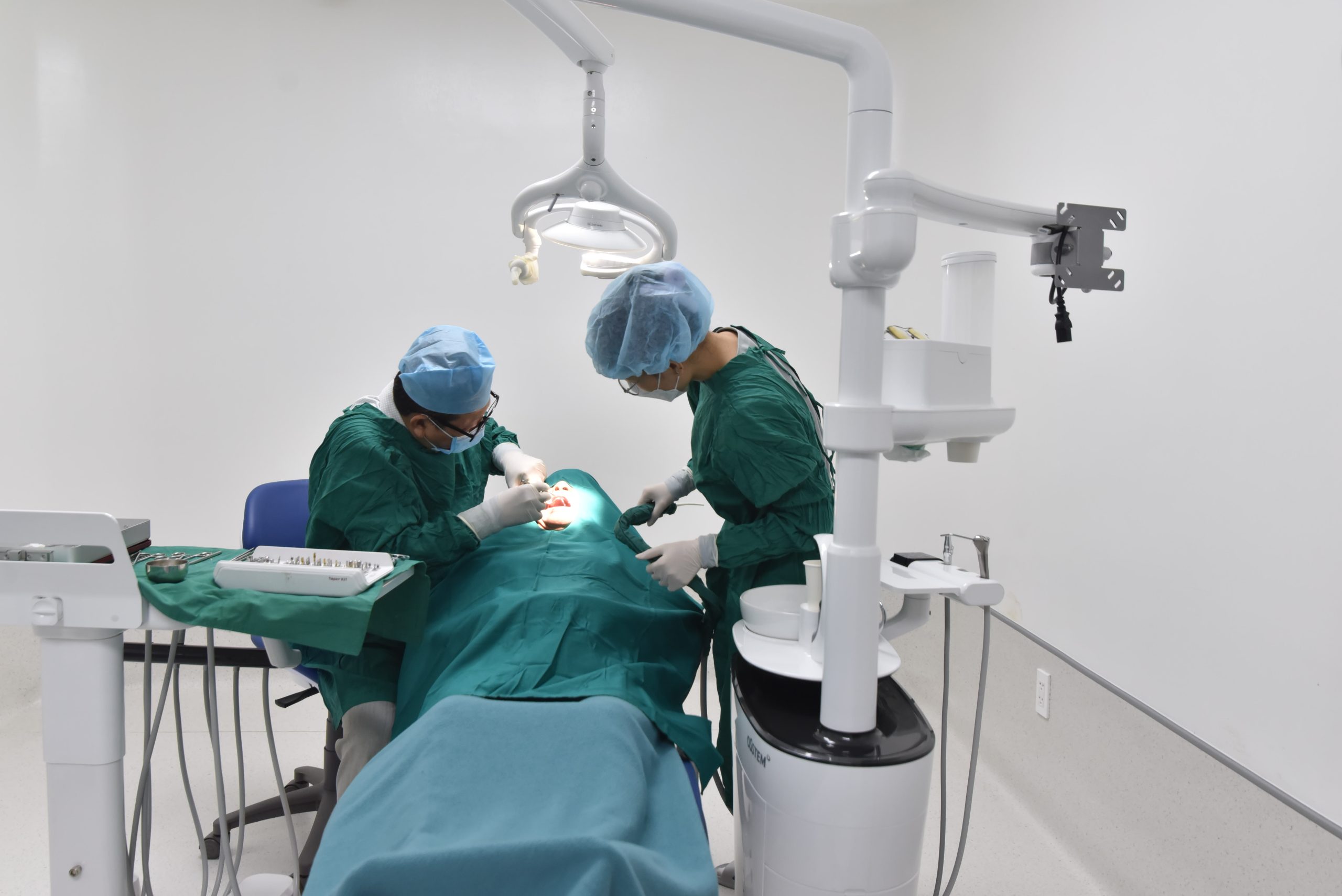 Quy Trình Phẫu Thuật Nướu Bằng Laser Diode LX16