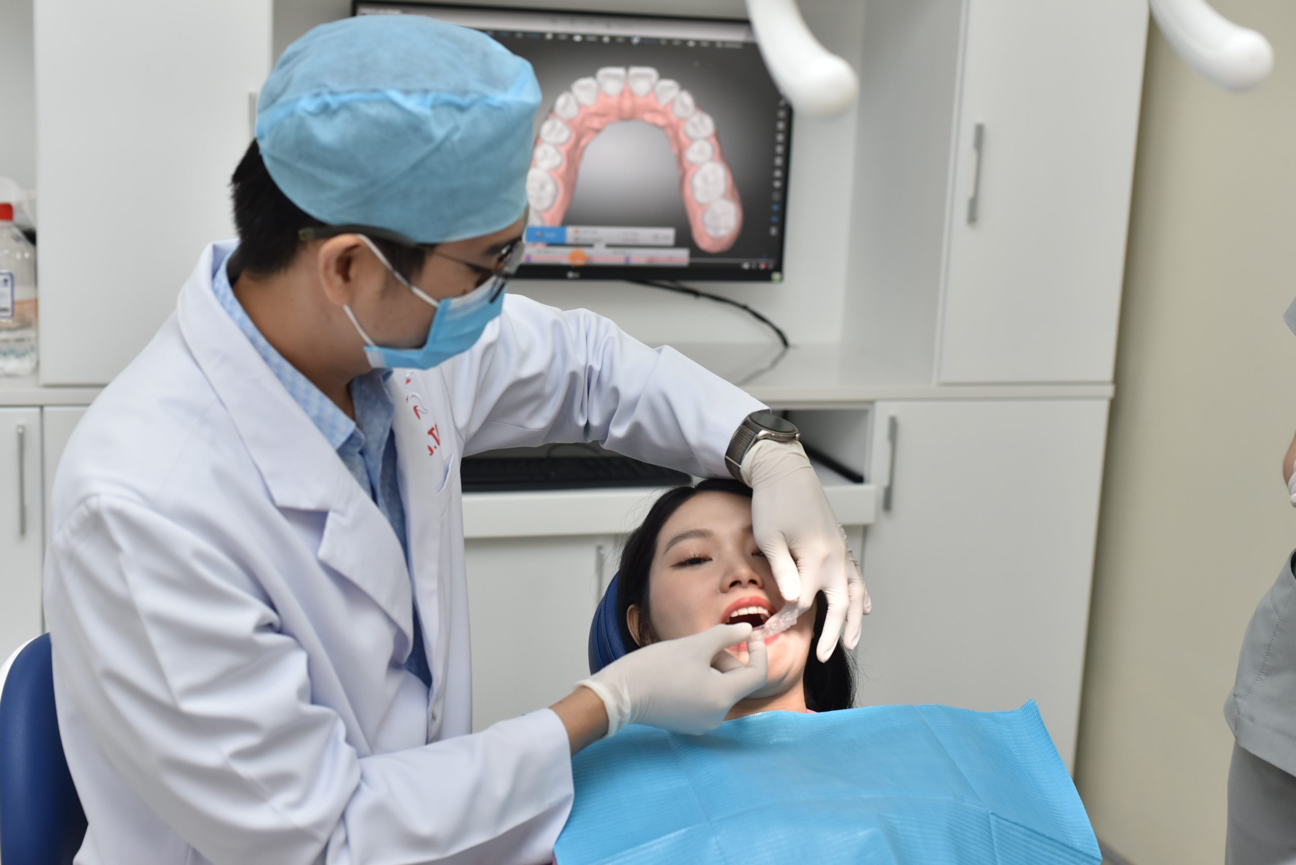 Thiết Kế Và Sản Xuất Bộ Khay Niềng
