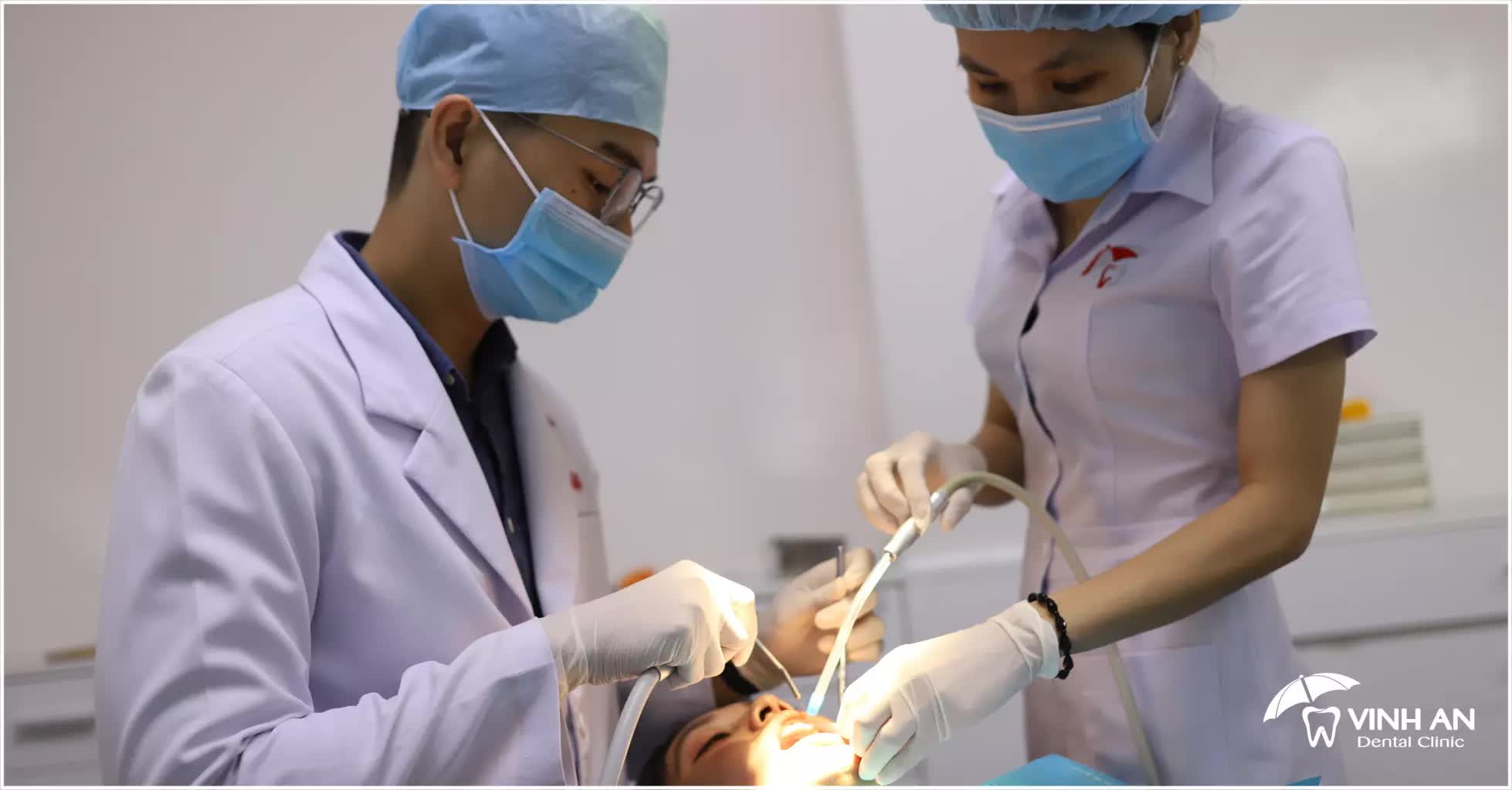 Cạo vôi răng
