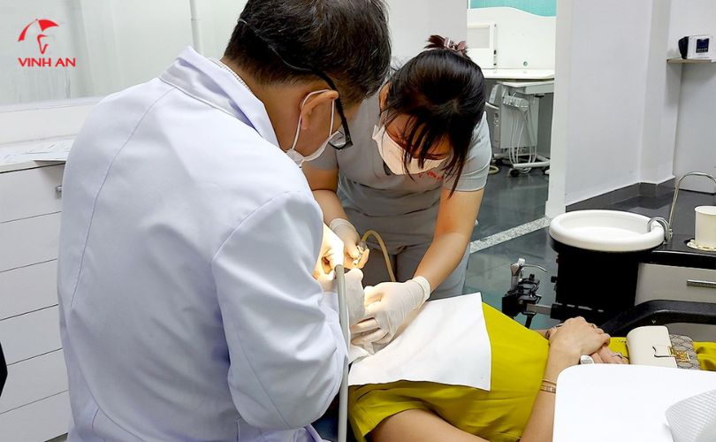 Trồng Răng Implant Có Nguy Hiểm Không? Những Biến Chứng Bạn Có Thể Gặp
