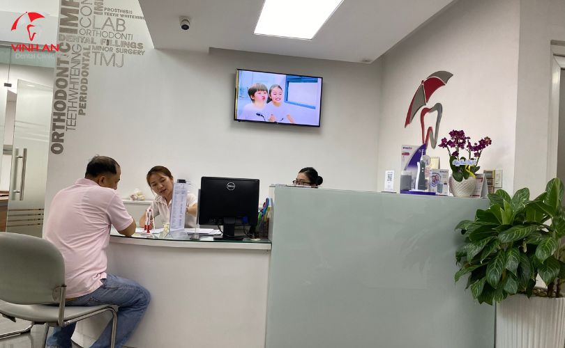 Trồng Răng Implant Có Nguy Hiểm Không? Những Biến Chứng Bạn Có Thể Gặp