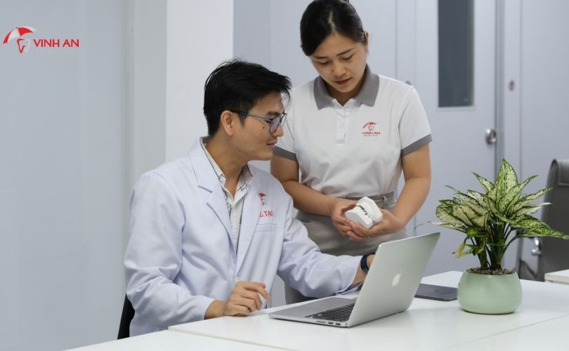 Cắm implant răng cửa