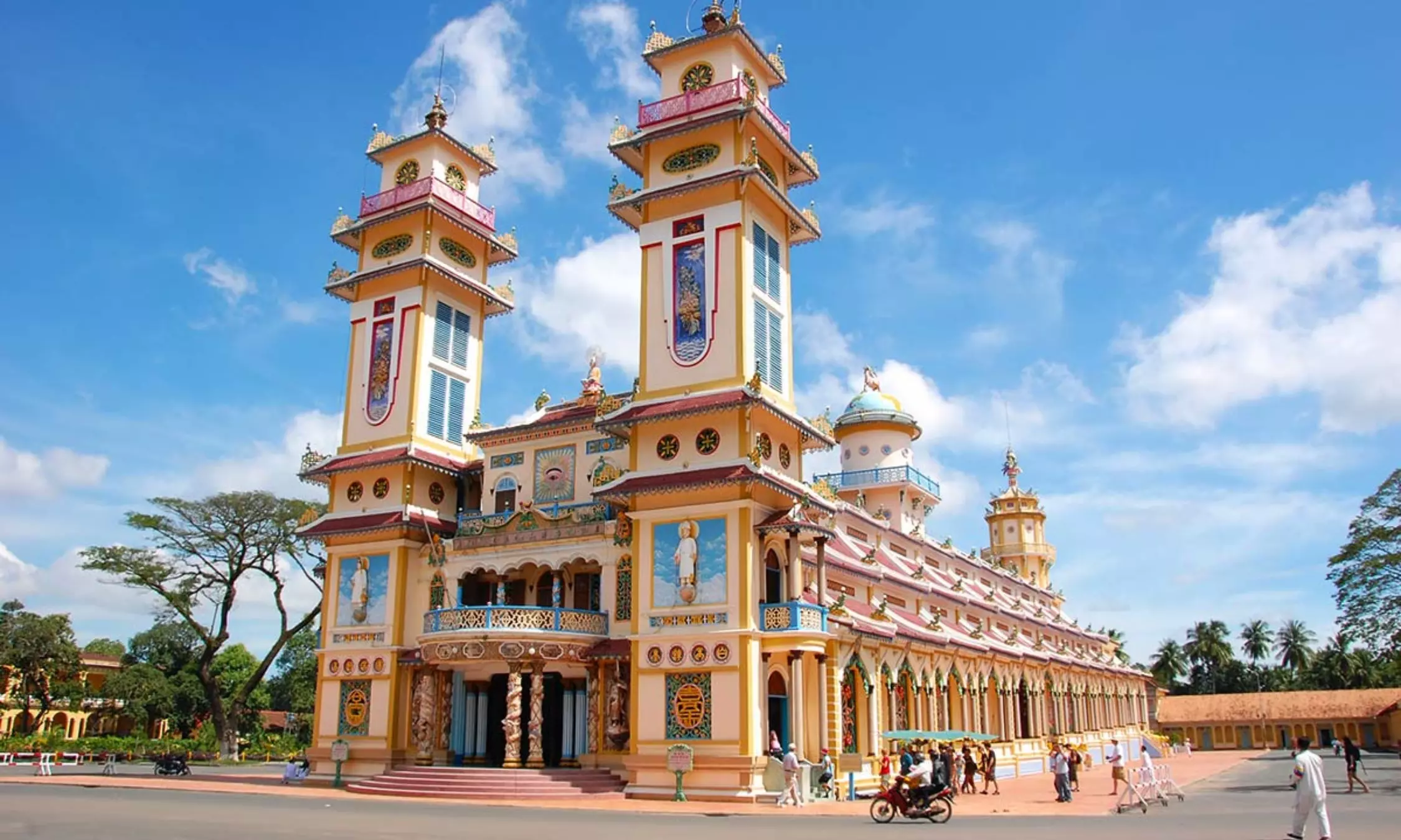 Cao-dai-temple in Vietnam
